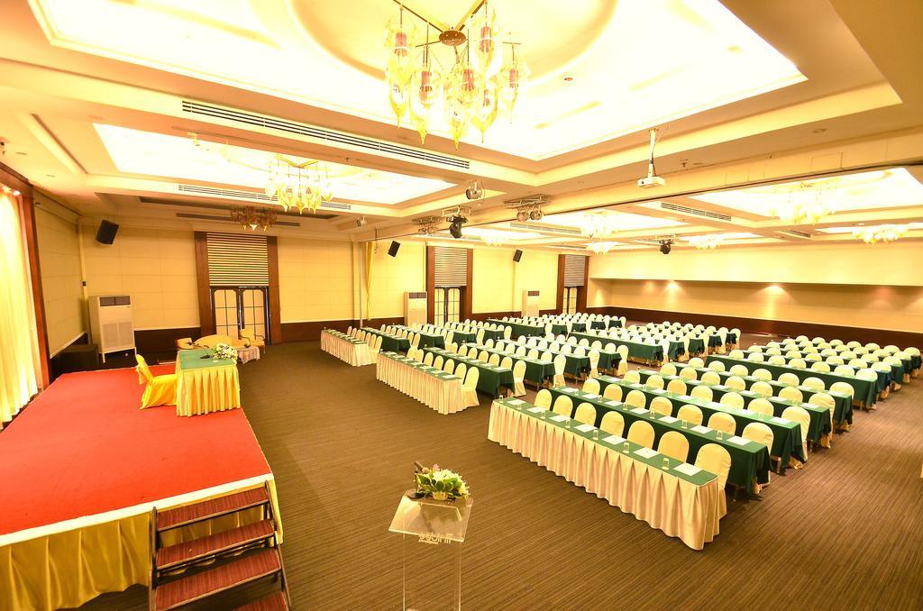 Tinidee Hotel Ранонг Экстерьер фото
