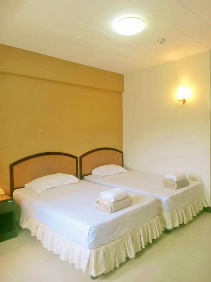Tinidee Hotel Ранонг Экстерьер фото