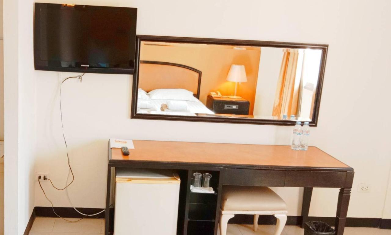 Tinidee Hotel Ранонг Экстерьер фото