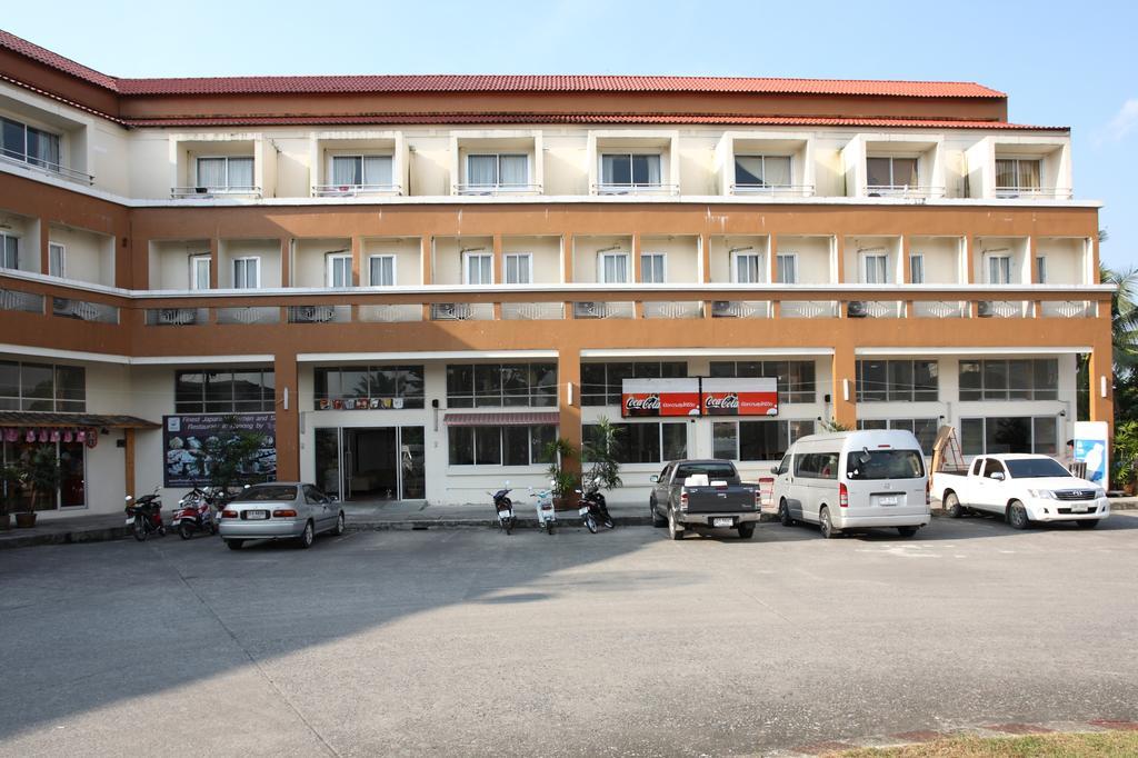 Tinidee Hotel Ранонг Экстерьер фото