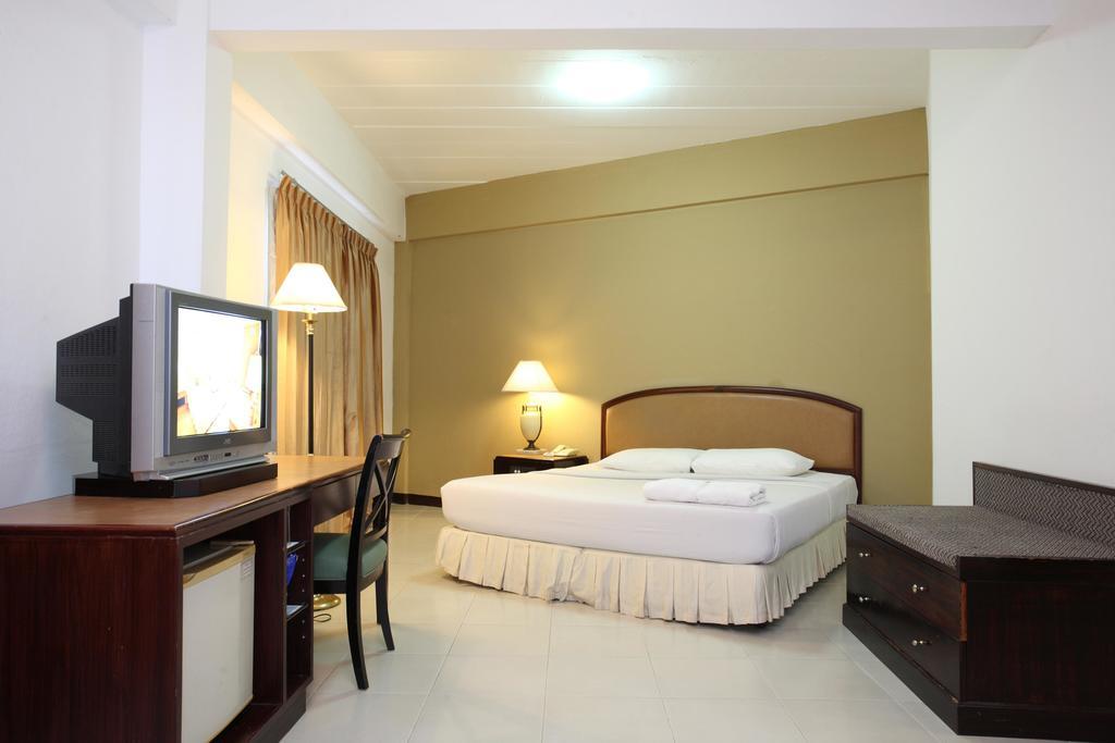 Tinidee Hotel Ранонг Экстерьер фото