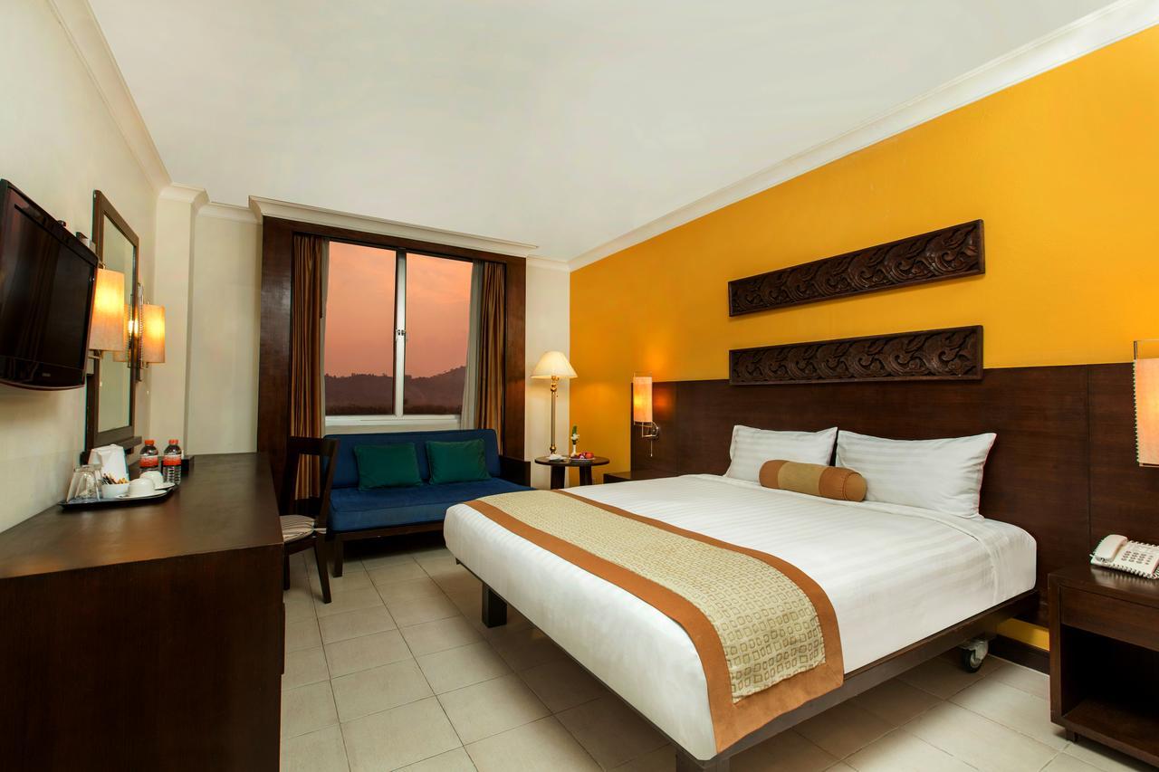 Tinidee Hotel Ранонг Экстерьер фото