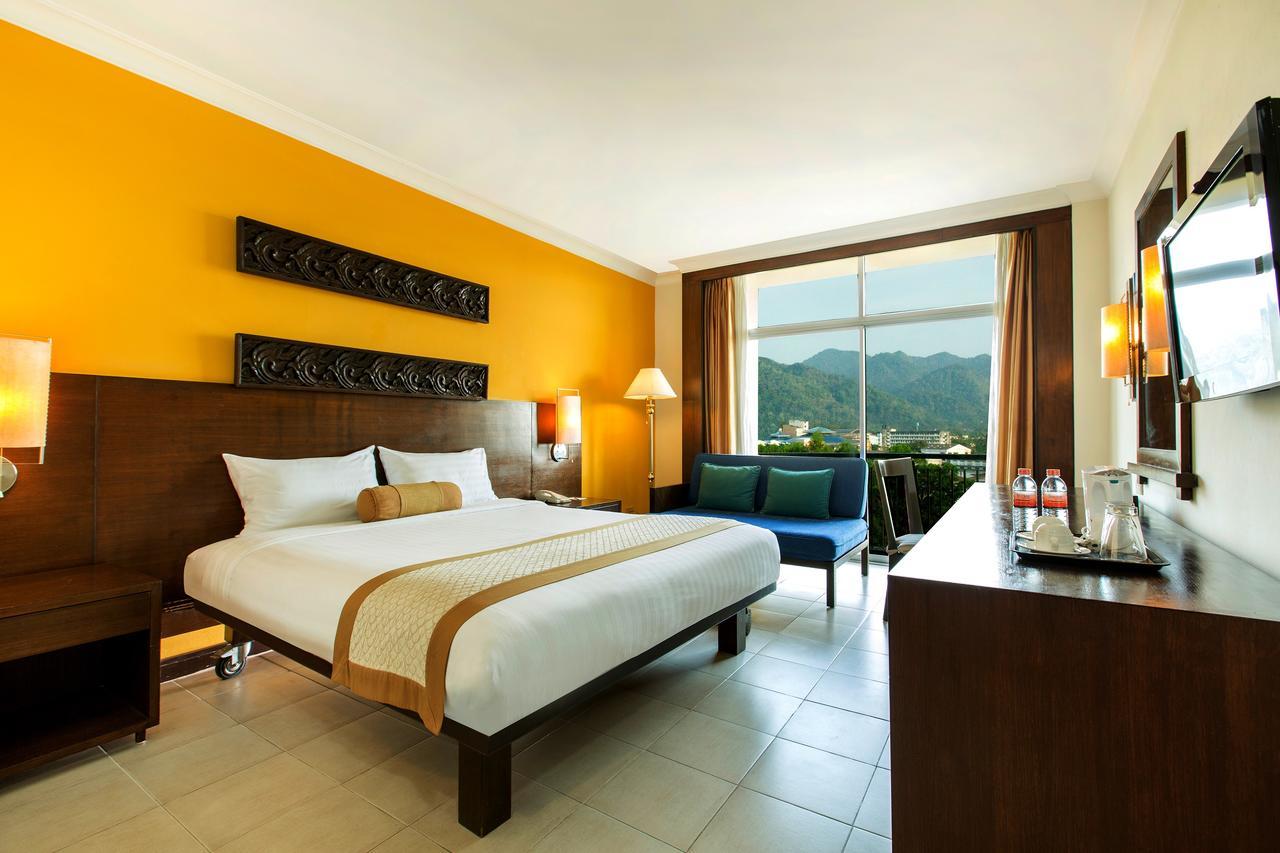 Tinidee Hotel Ранонг Экстерьер фото