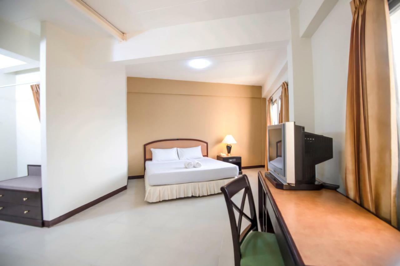 Tinidee Hotel Ранонг Экстерьер фото