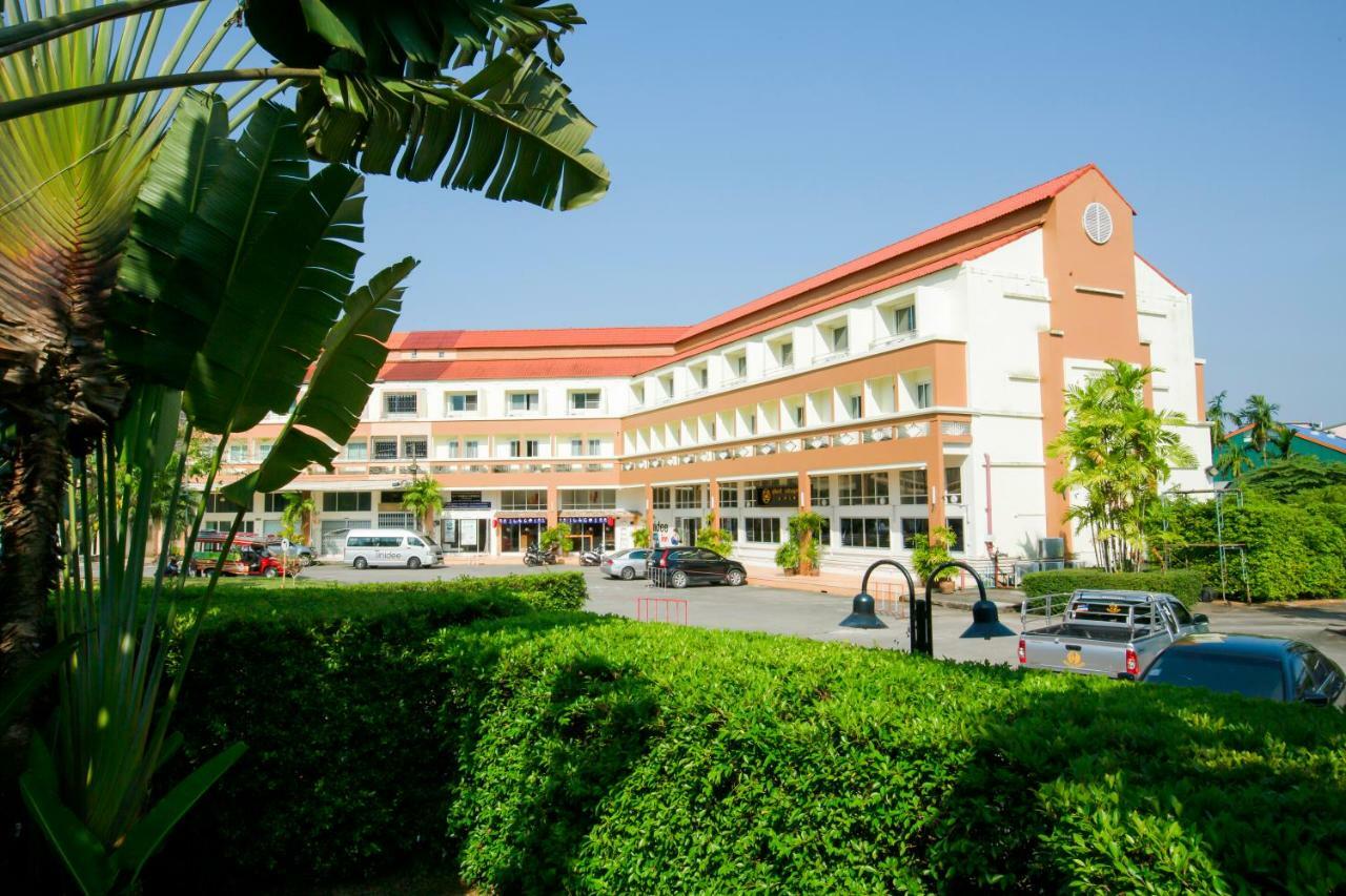 Tinidee Hotel Ранонг Экстерьер фото