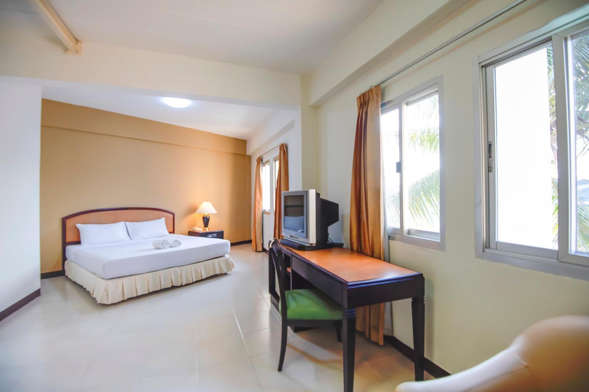 Tinidee Hotel Ранонг Экстерьер фото